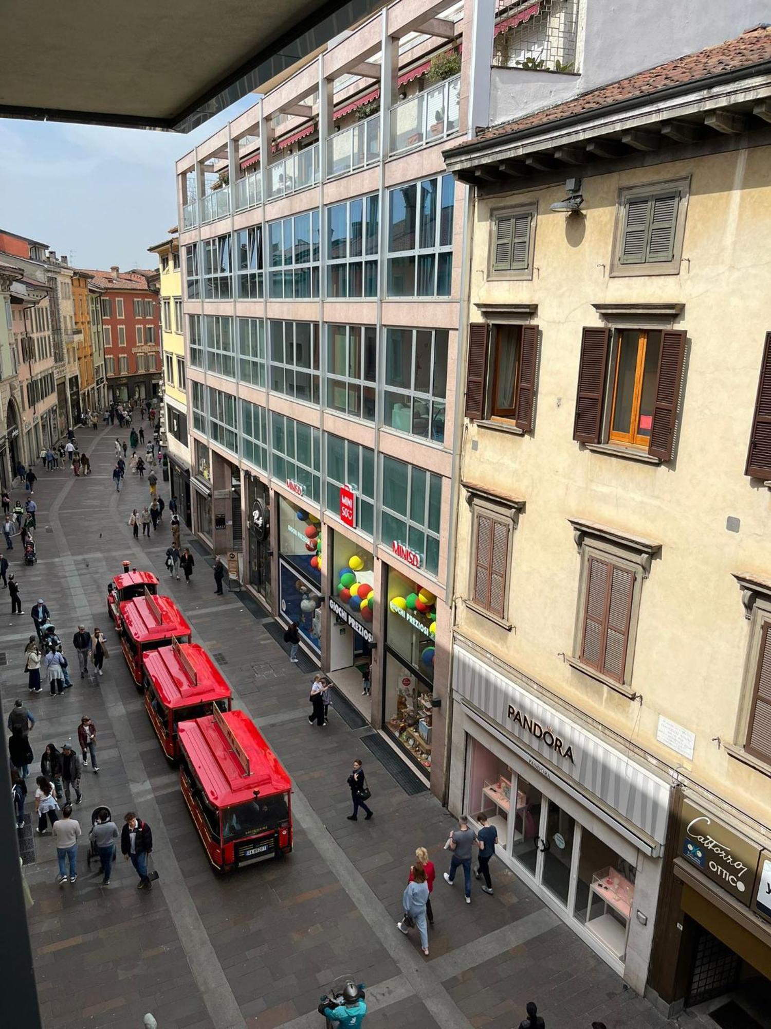 Cicerone Apartment Bergamo Esterno foto