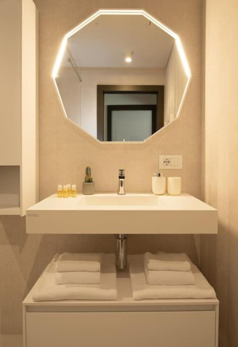 Cicerone Apartment Bergamo Esterno foto